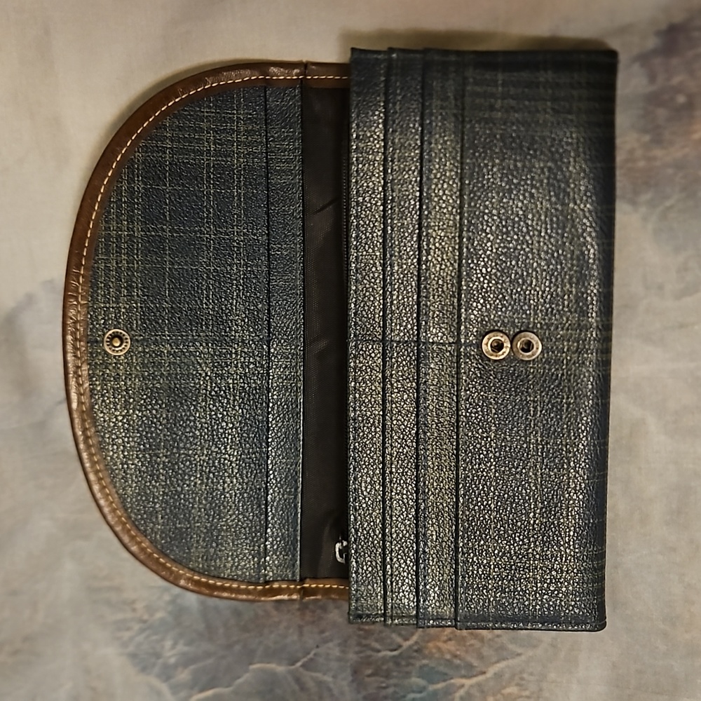 Esprit Wallet - Picture 3 of 10